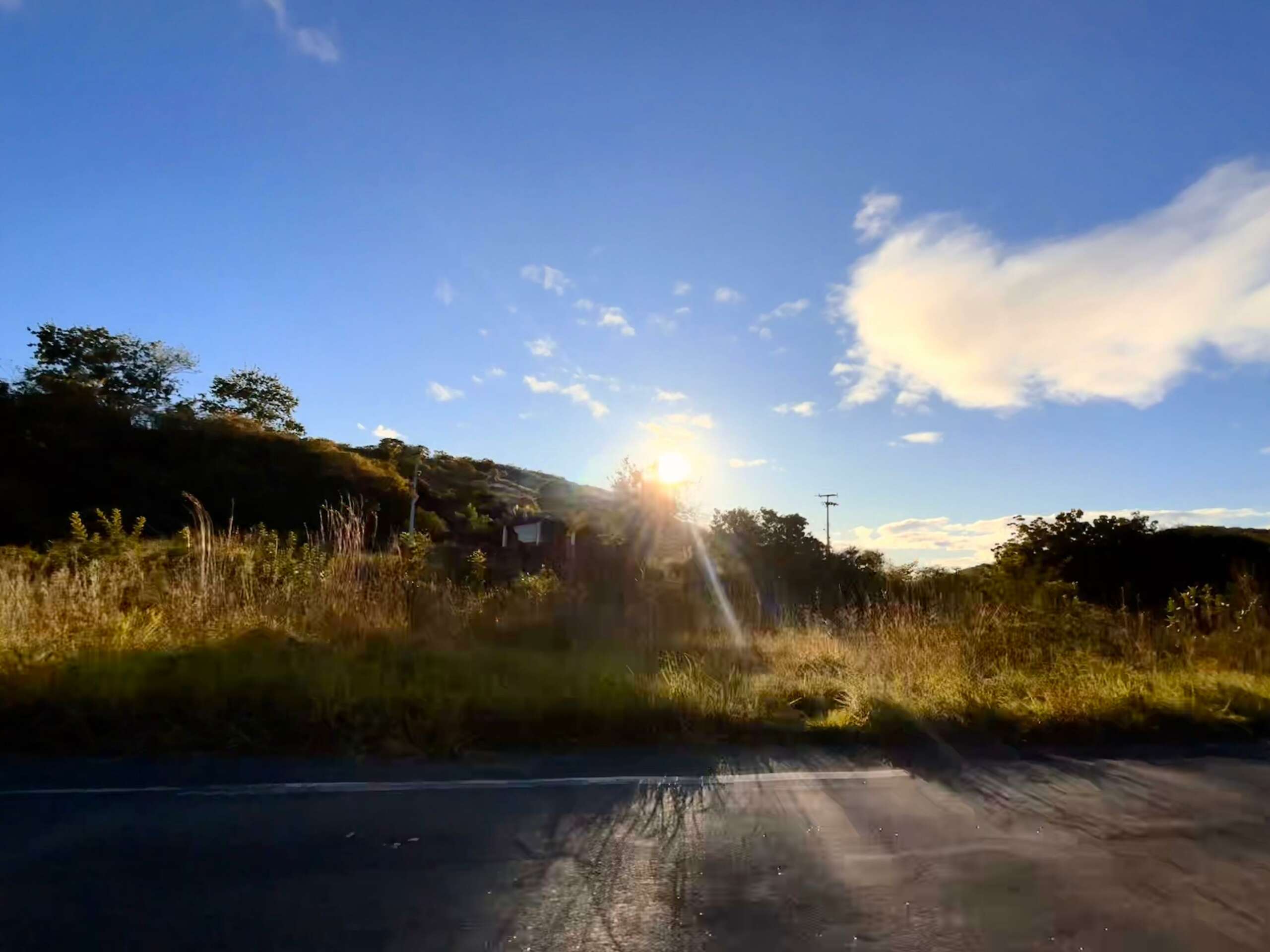 Fim de semana de sol e ventos máximos entre 40km/h e 60km/h