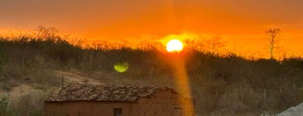 O cenário de escassez de chuvas, que é típico deste ano, segue colaborando para temperaturas mais elevadas (FOTO: Marciel Bezerra)